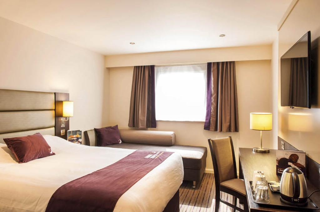 Premier Inn Oldham - Broadway מראה חיצוני תמונה