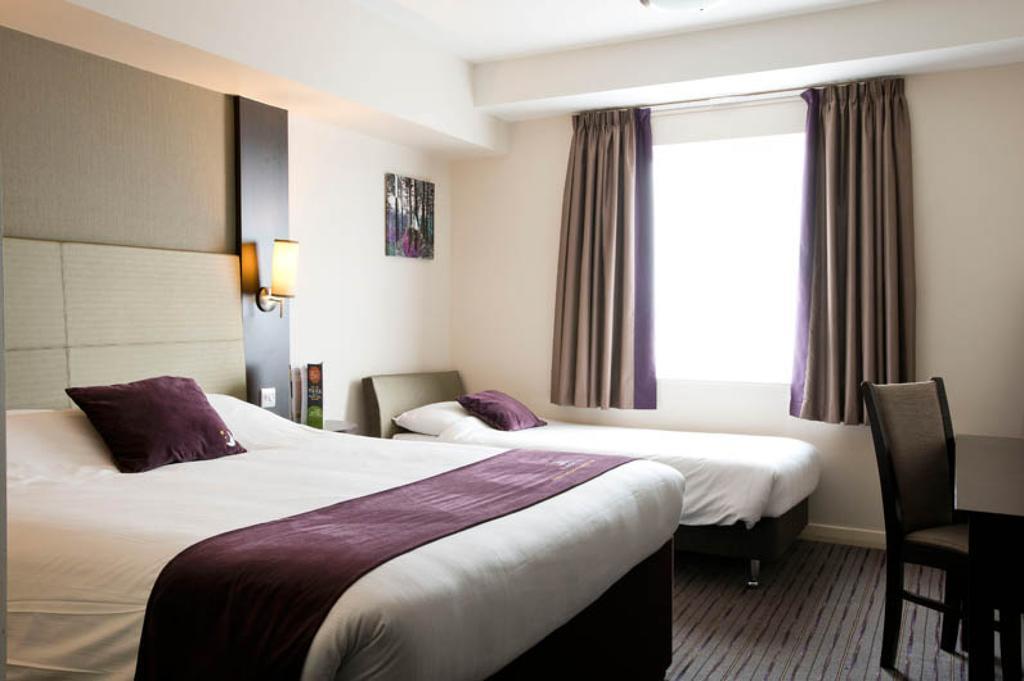 Premier Inn Oldham - Broadway מראה חיצוני תמונה