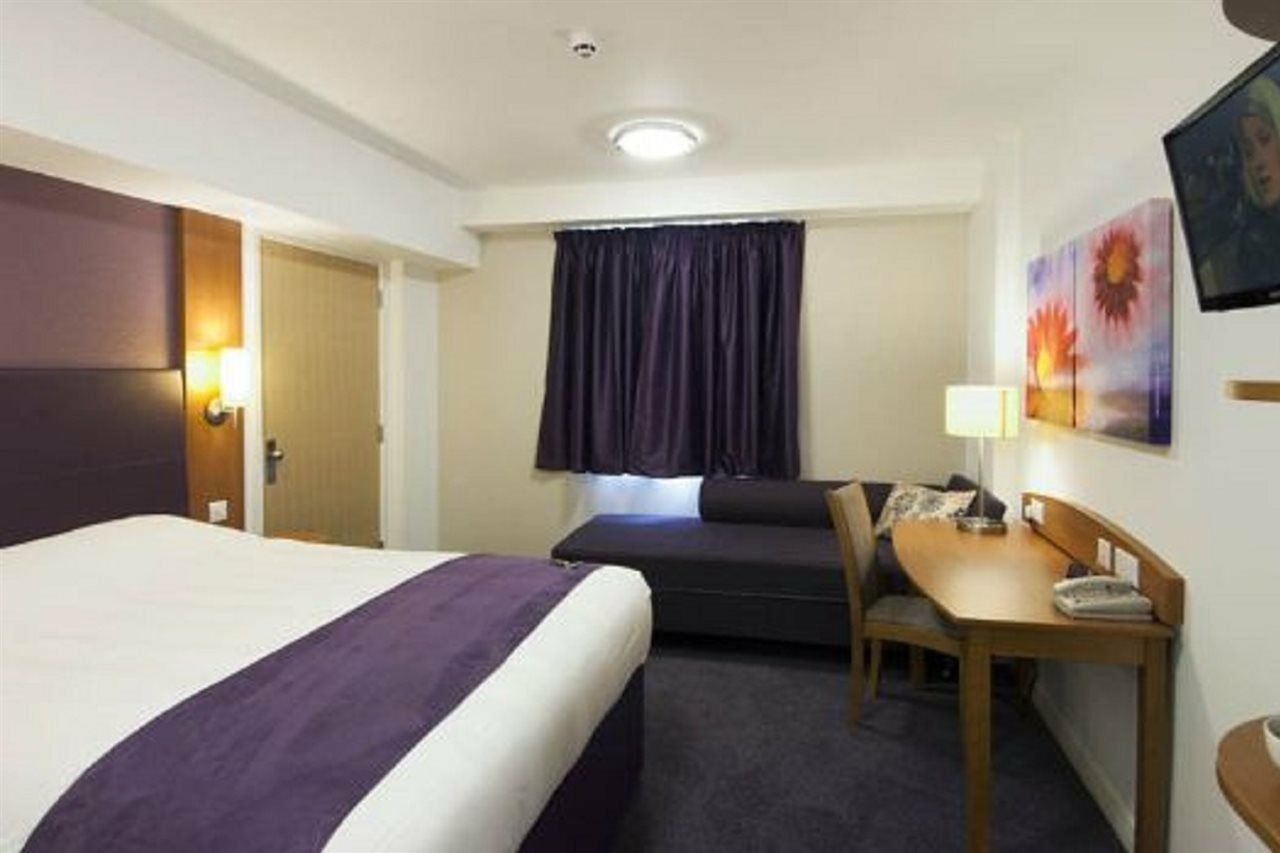 Premier Inn Oldham - Broadway מראה חיצוני תמונה